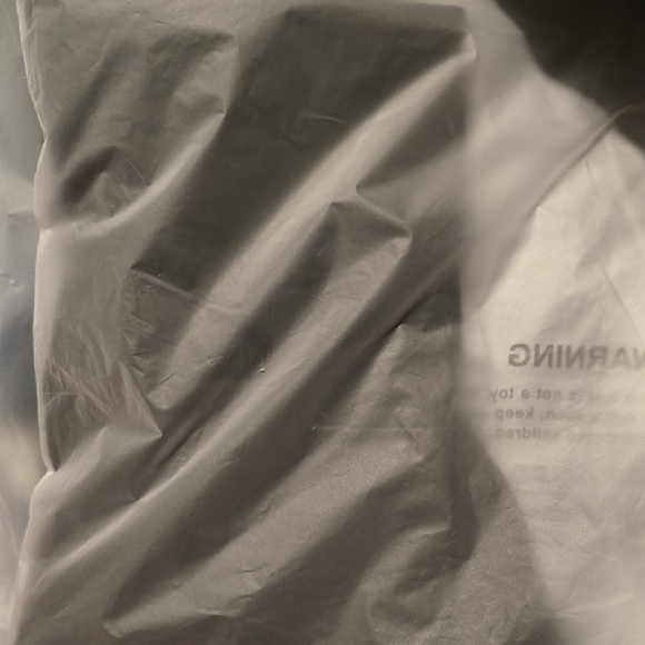 Elegant Black Dress with Mesh Detail - Picture 3 of 3